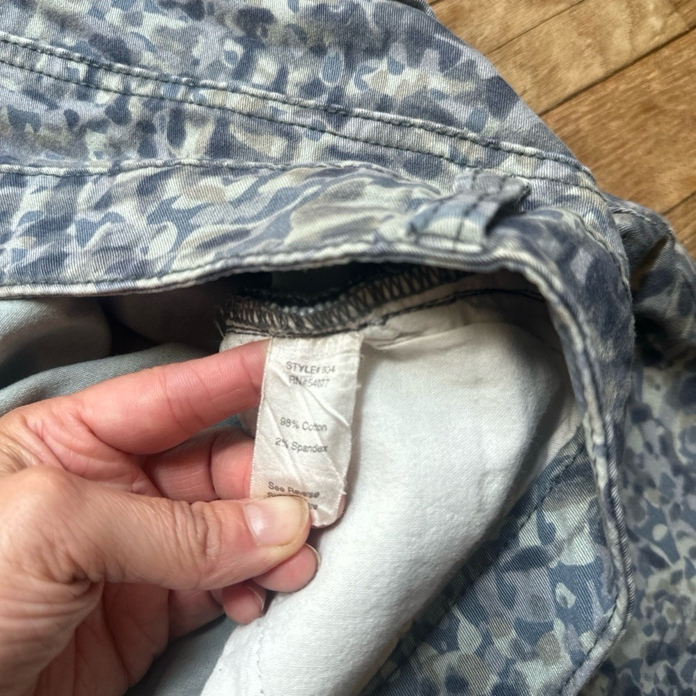 Cabi Pants Blue Modern Camo 604 Size 12 Abstract Pattern Contemporary Chic - Picture 5 of 7